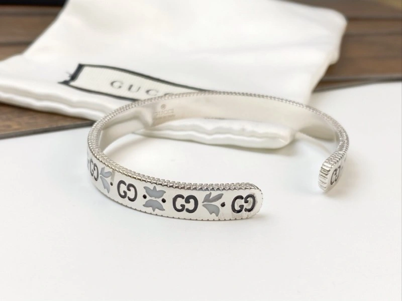 Gucci Bracelets UrbanChic 243331