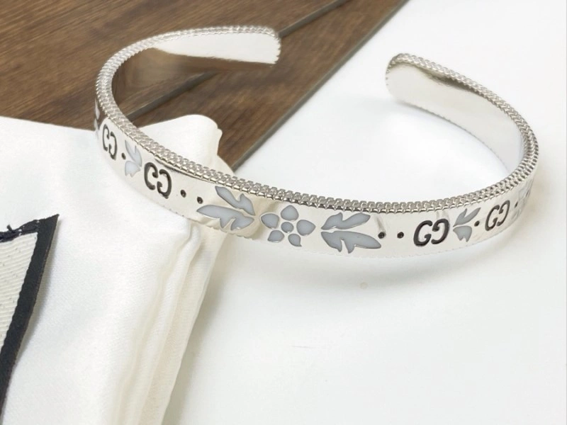 Gucci Bracelets UrbanChic 243331