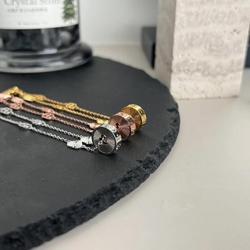 RelaxedFit Gucci Bracelets 243318
