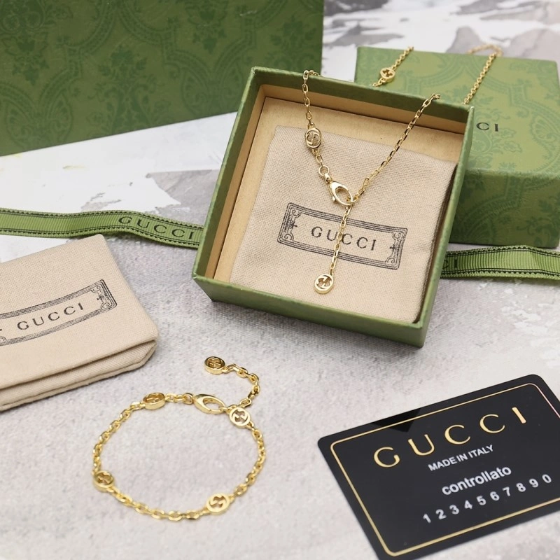 Fashionable Gucci Bracelets 243305