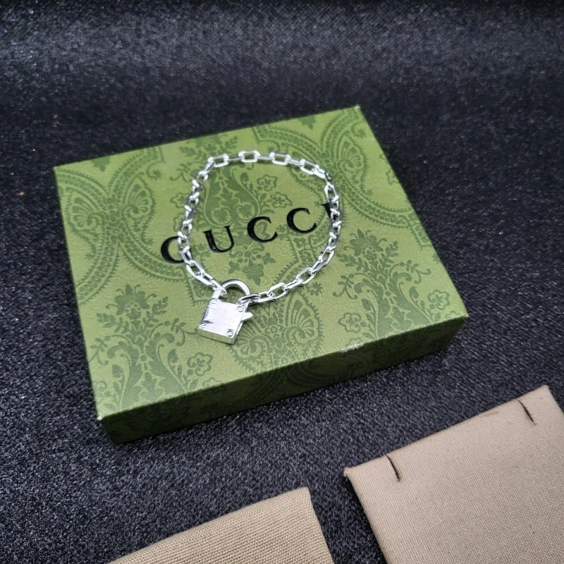 Chic Gucci Bracelets 243299
