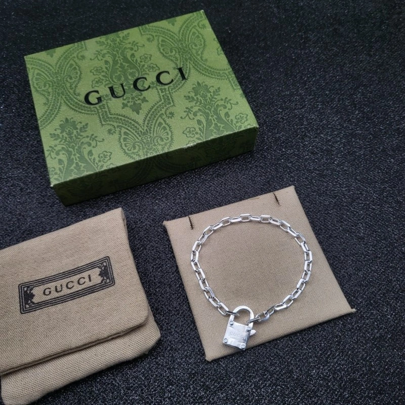 Chic Gucci Bracelets 243299