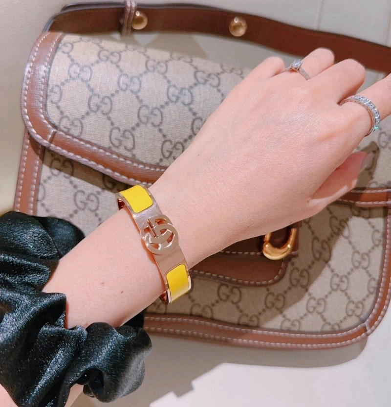 Cozy Gucci Bracelets 243294