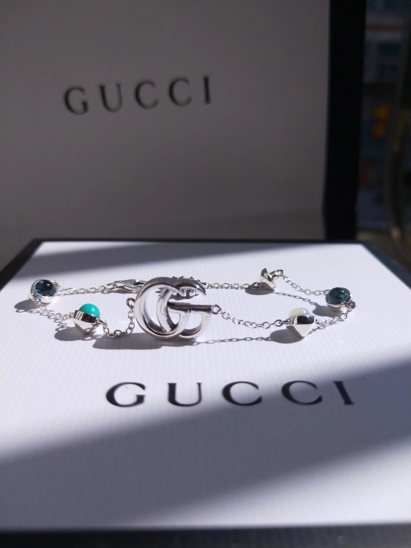 Supportive Gucci Bracelets 243285