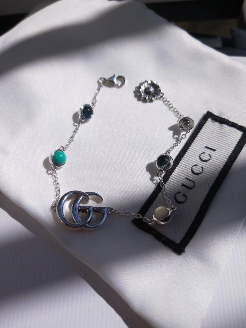 Supportive Gucci Bracelets 243285