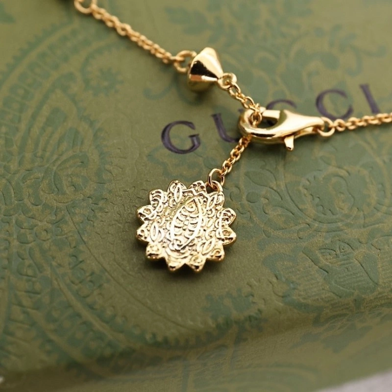 RelaxedFit Gucci Bracelets 243283