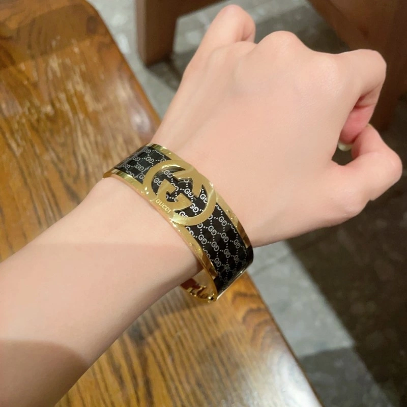 Fashionable Gucci Bracelets 243263