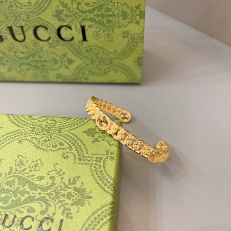 Trendsetting Gucci Bracelets 243276
