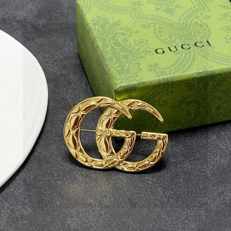 Supportive Gucci Brooches 245164
