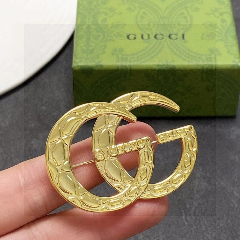 Supportive Gucci Brooches 245164