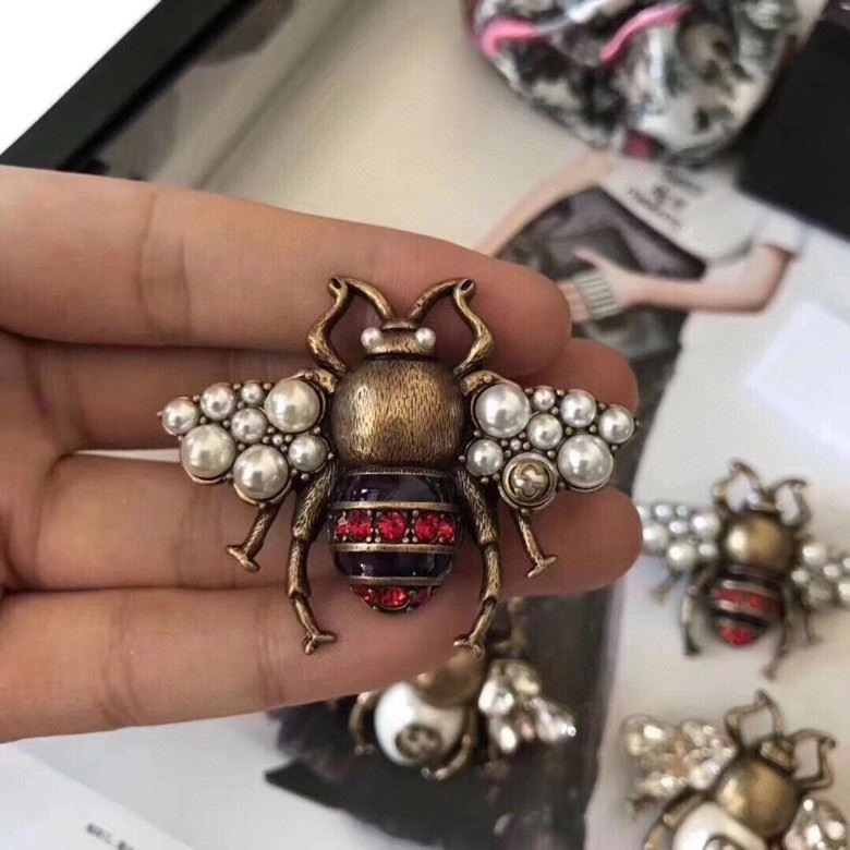 Sleek Gucci Brooches 244573