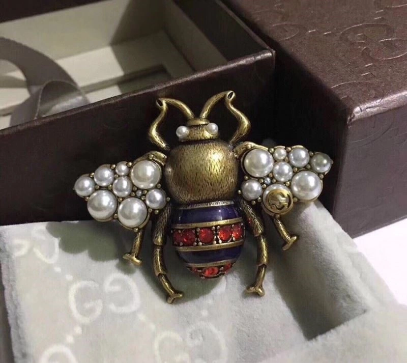 Sleek Gucci Brooches 244573