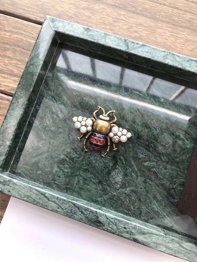 Sleek Gucci Brooches 244573