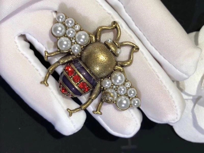 Sleek Gucci Brooches 244573