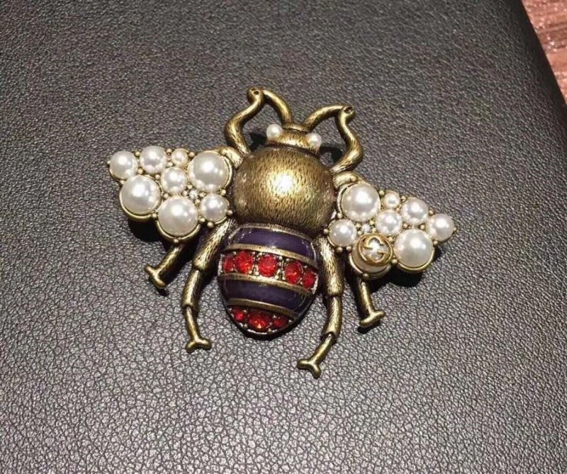 Sleek Gucci Brooches 244573