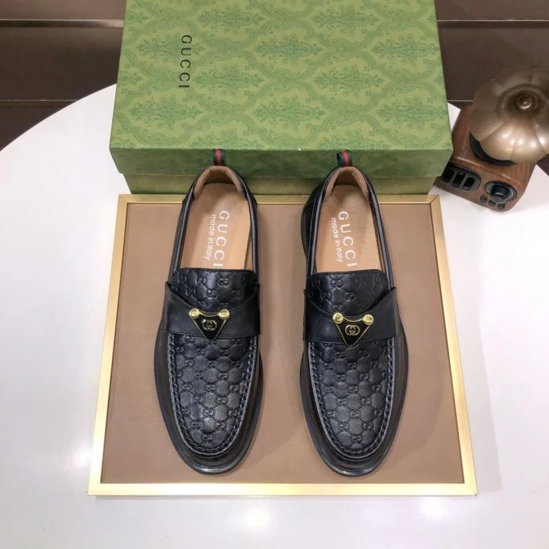 Versatile Gucci Business Shoes 24237