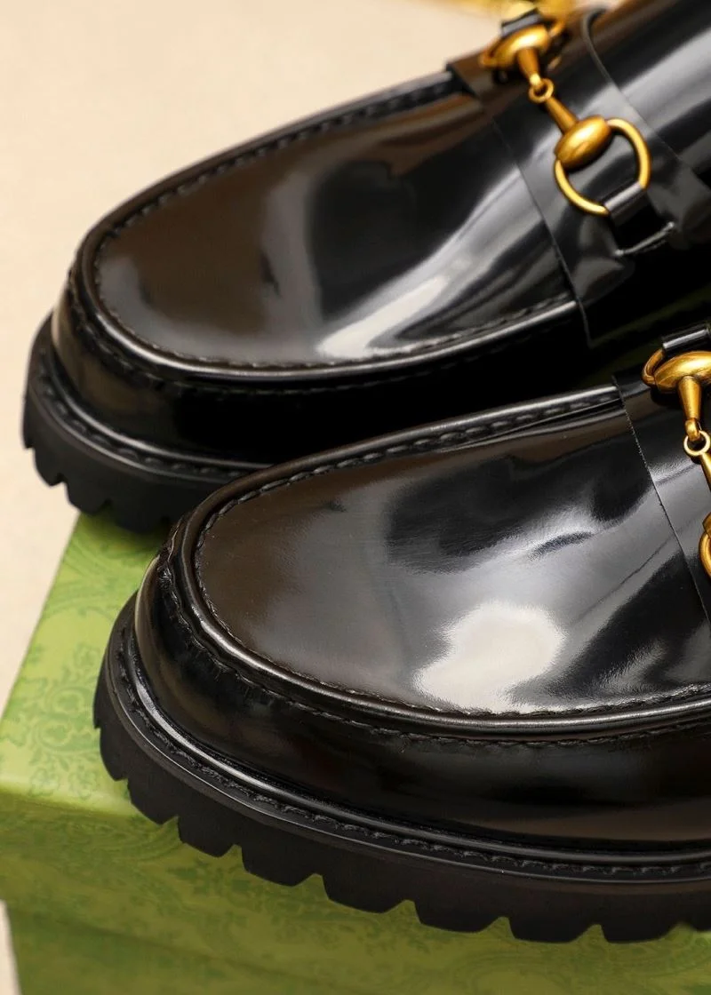 Gucci Business Shoes Sleek 25849