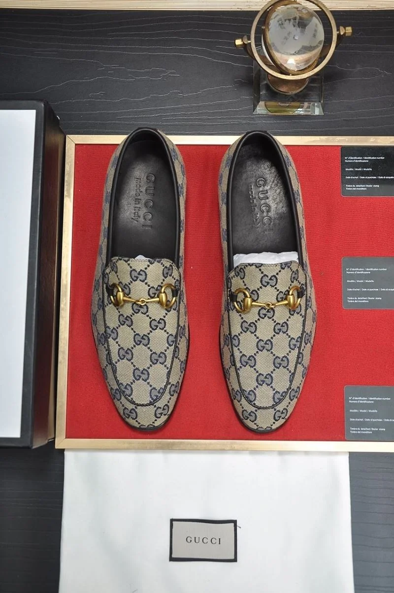Gucci Business Shoes Bright 25815