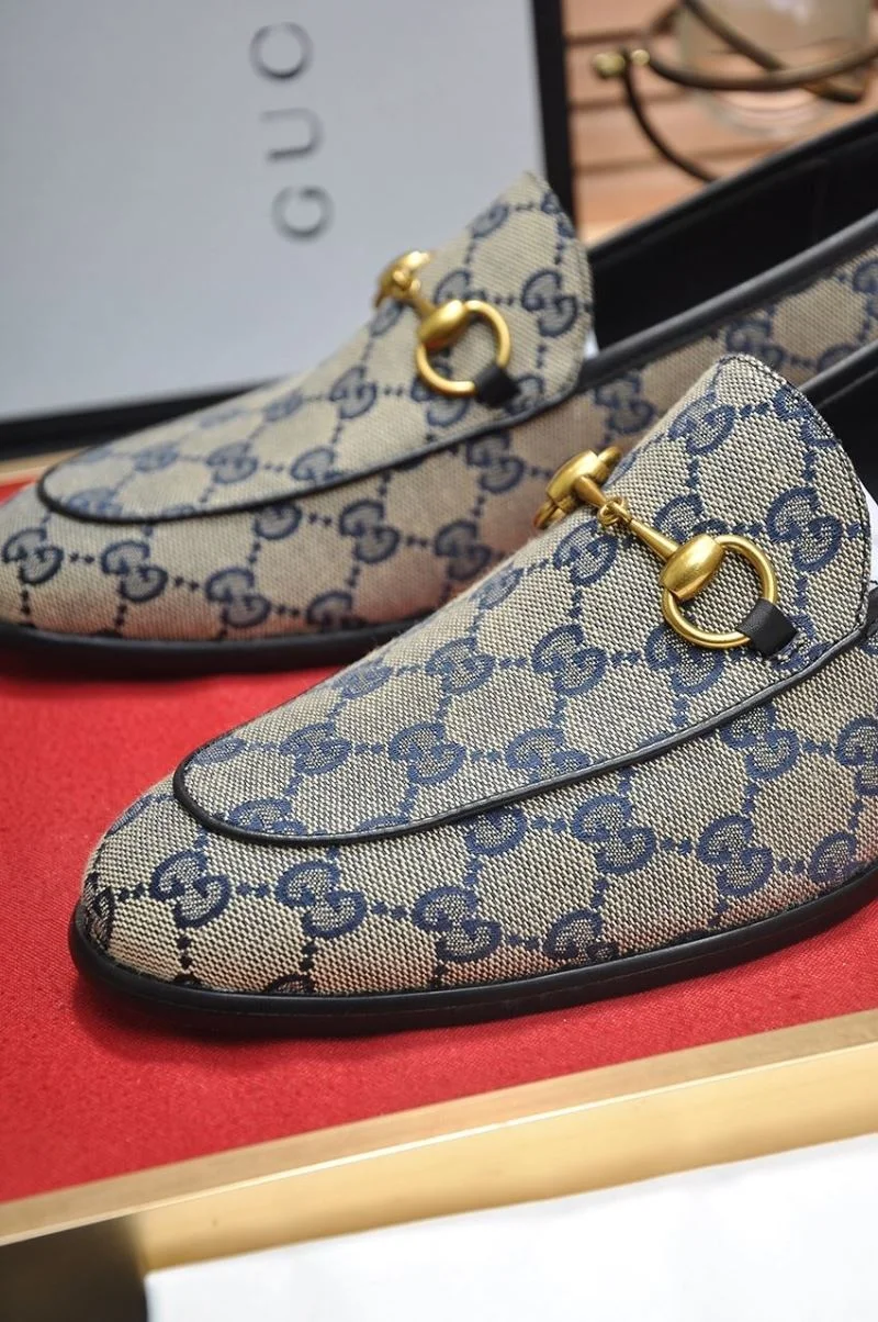 Gucci Business Shoes Bright 25815