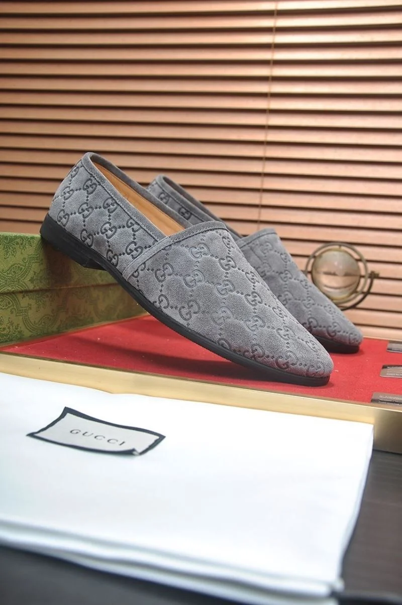 Versatile Gucci Business Shoes 25691