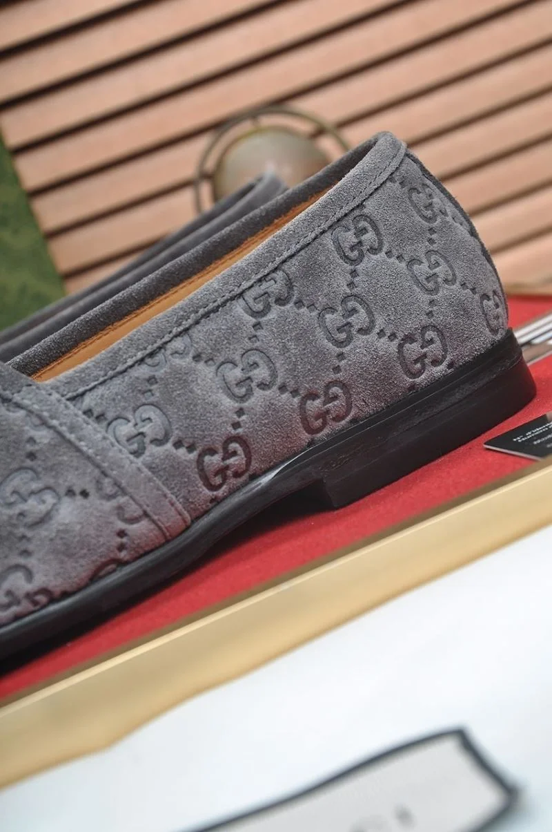 Versatile Gucci Business Shoes 25691