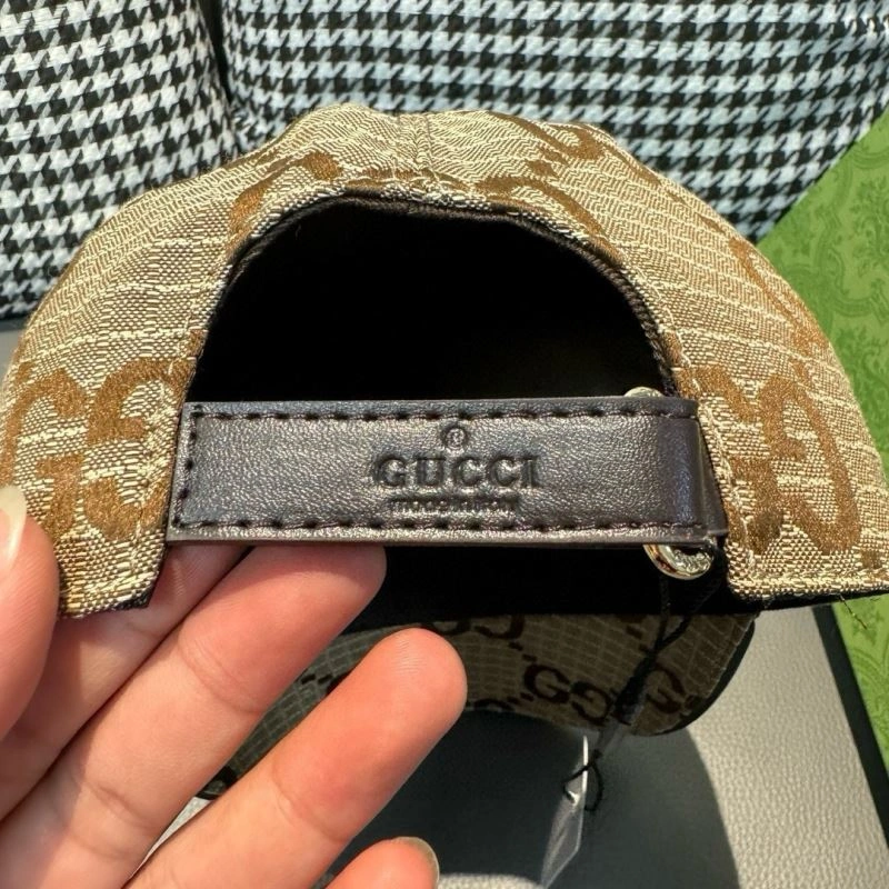 Gucci Caps Youthful 261385