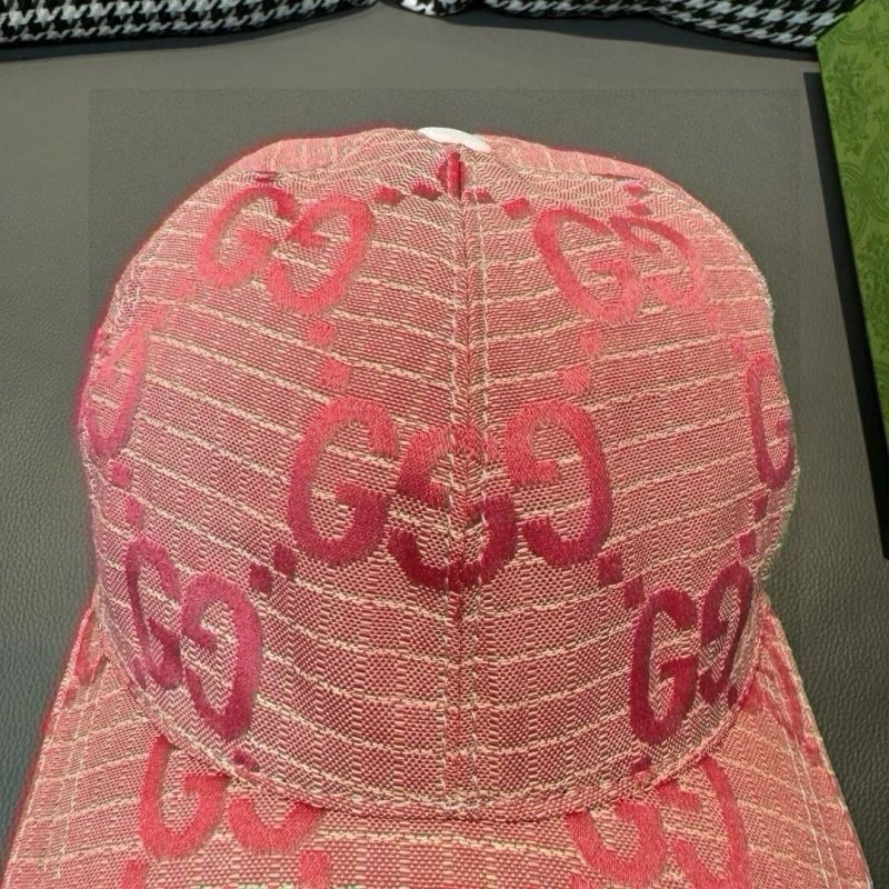 Seasonal Gucci Caps 261391