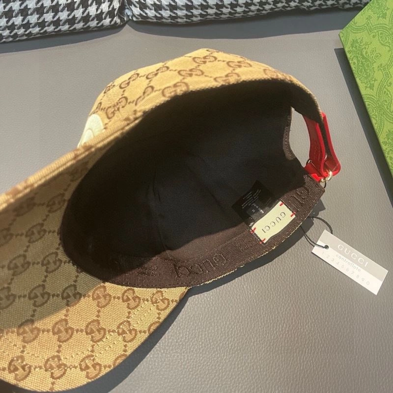 Gucci Caps Colorful 261348