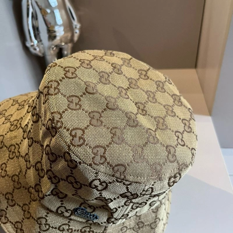 Gucci Caps ZipUp 261346