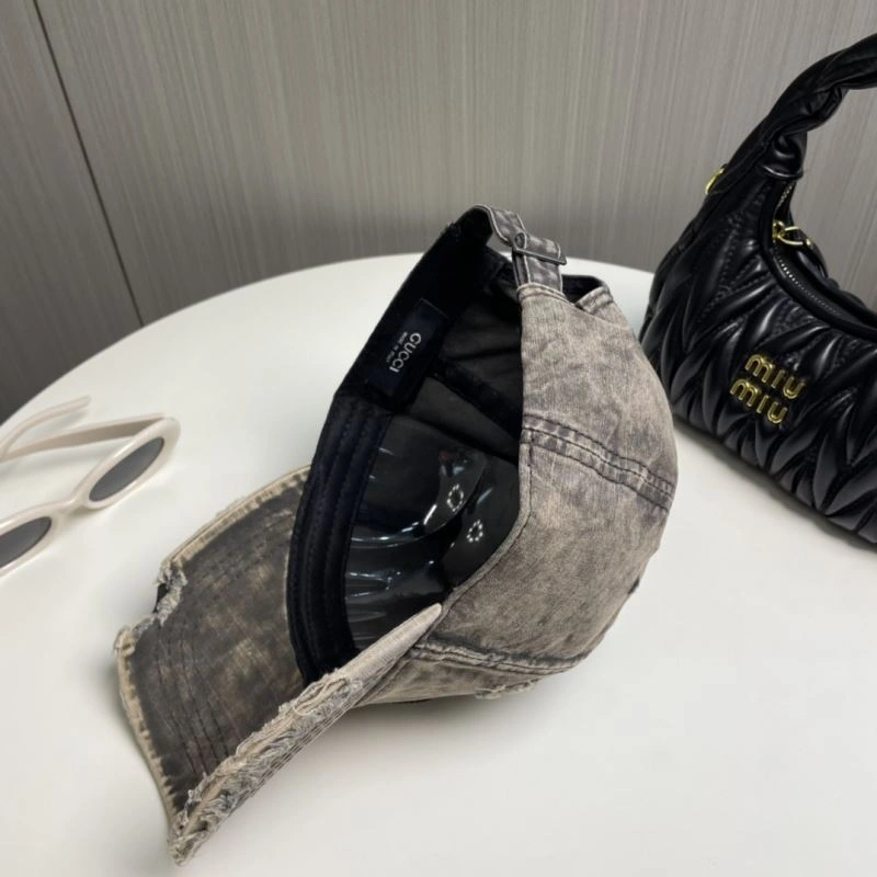 Compact Gucci Caps 258733