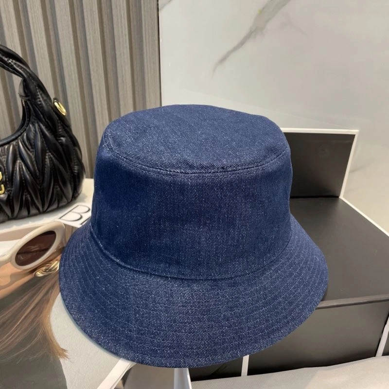 Seasonal Gucci Caps 258674