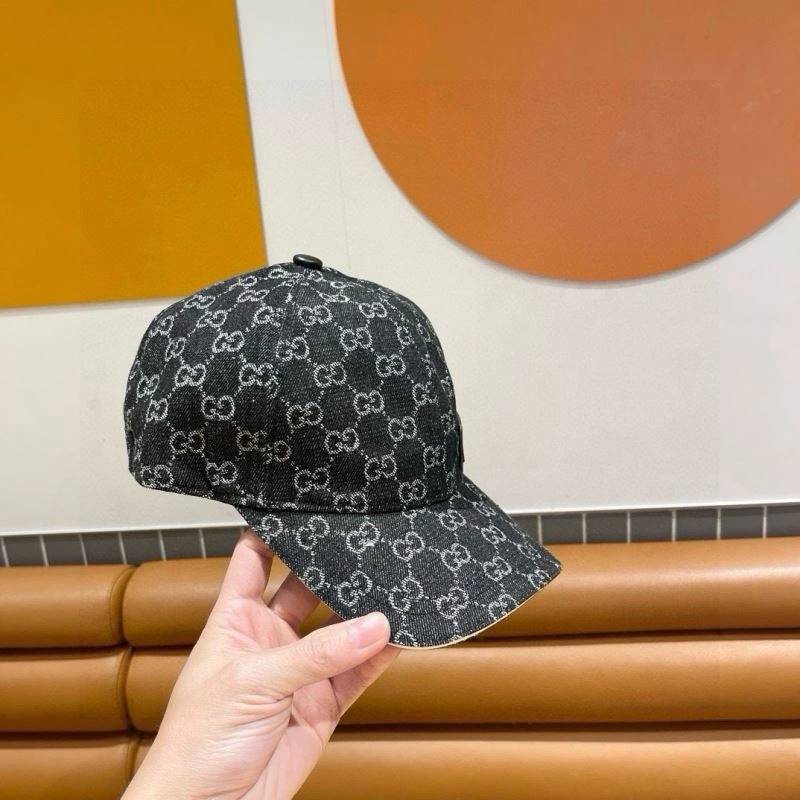 Seasonal Gucci Caps 258617