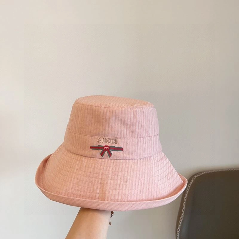 Gucci Caps Sleek 258576