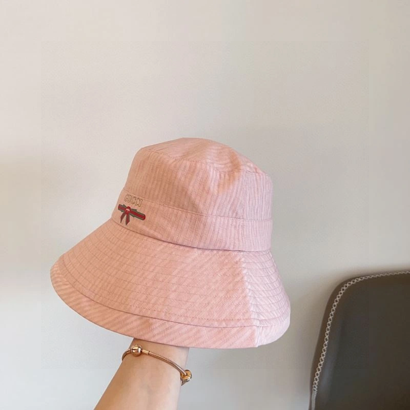 Gucci Caps Sleek 258576