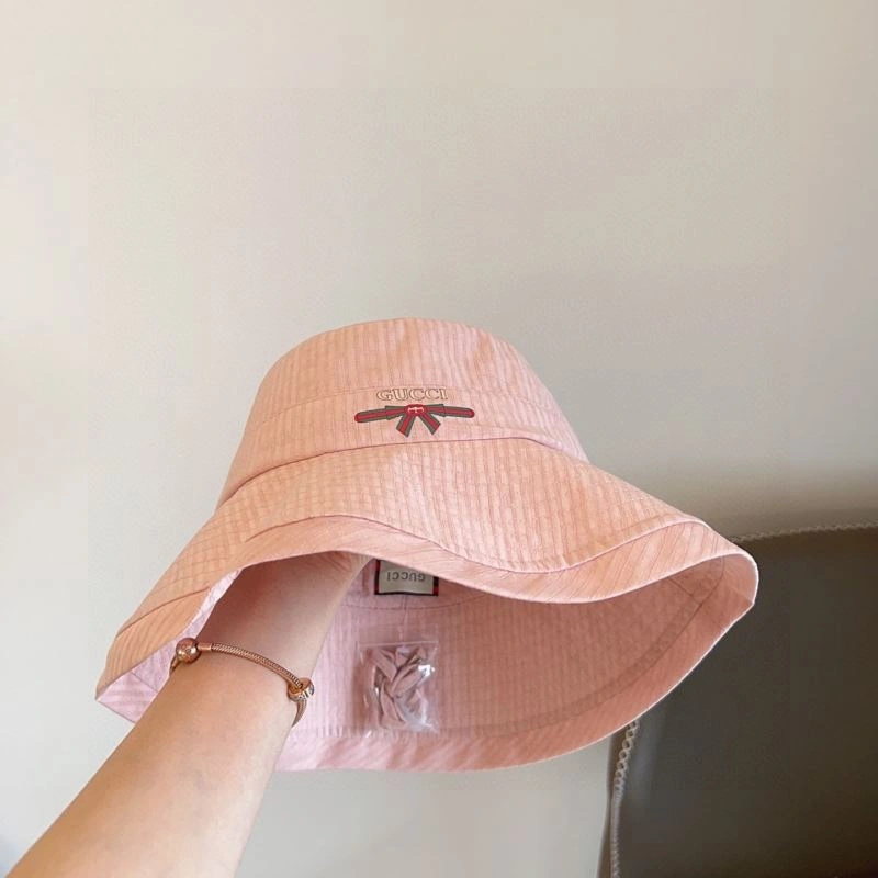 Gucci Caps Sleek 258576