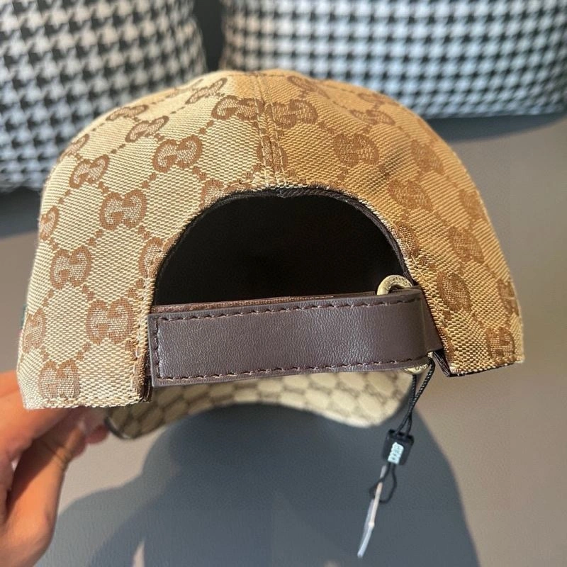 Gucci Caps Sleek 258525