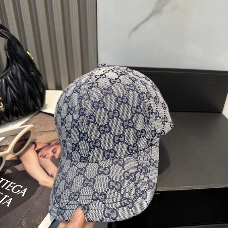 Gucci Caps Sleek 258515