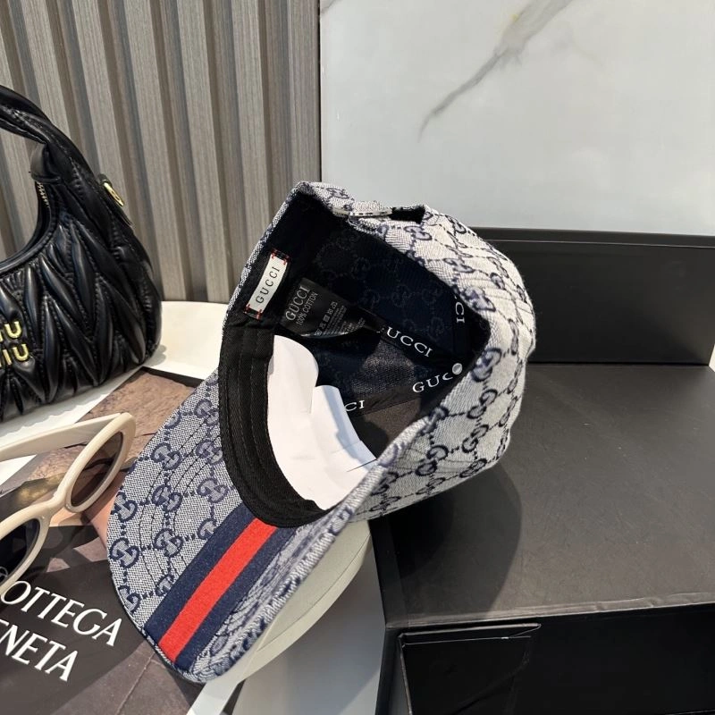 Gucci Caps Sleek 258515