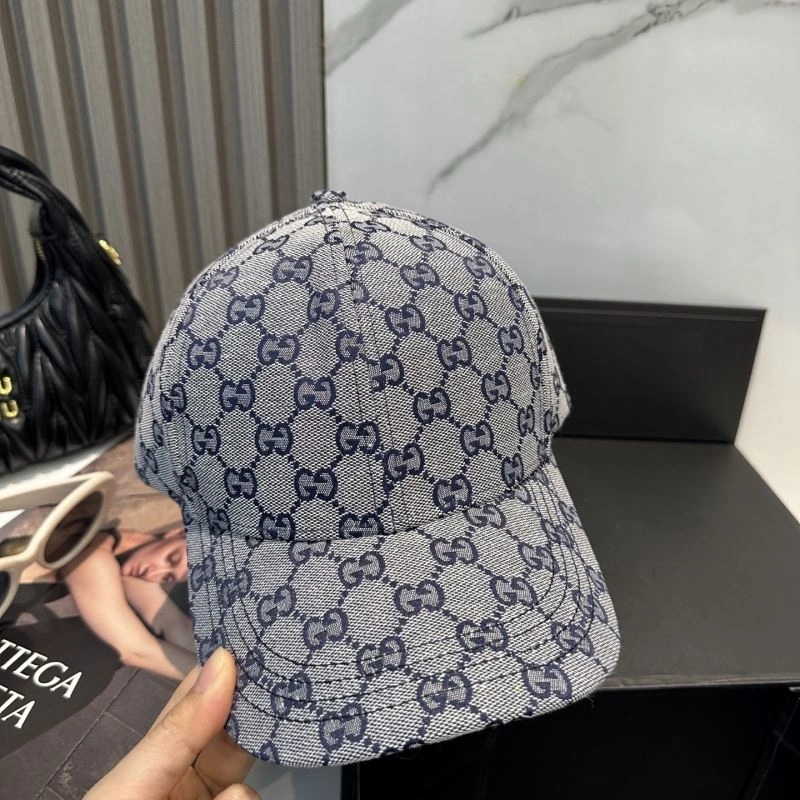 Gucci Caps Sleek 258515