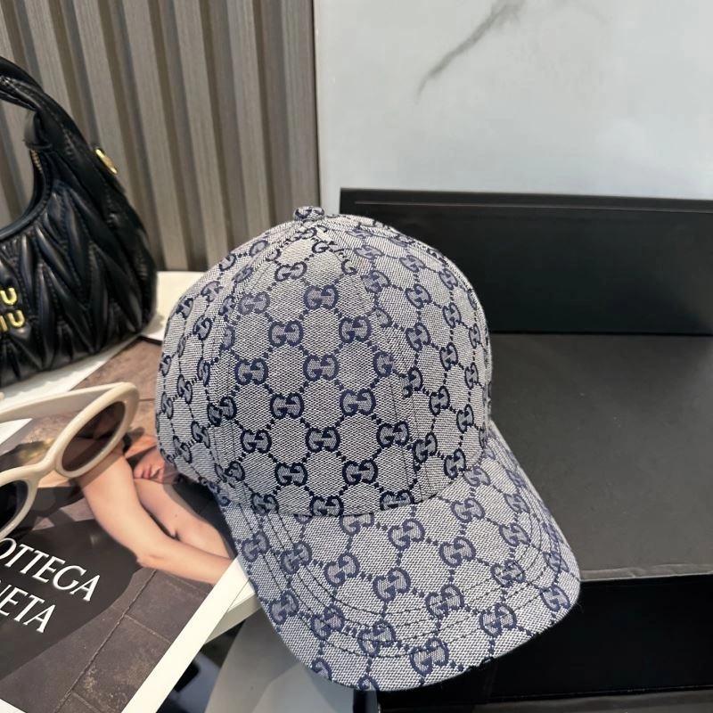 Gucci Caps Sleek 258515