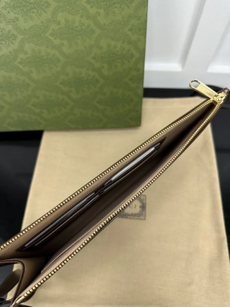 TechFriendly Gucci Clutch Bags 51495