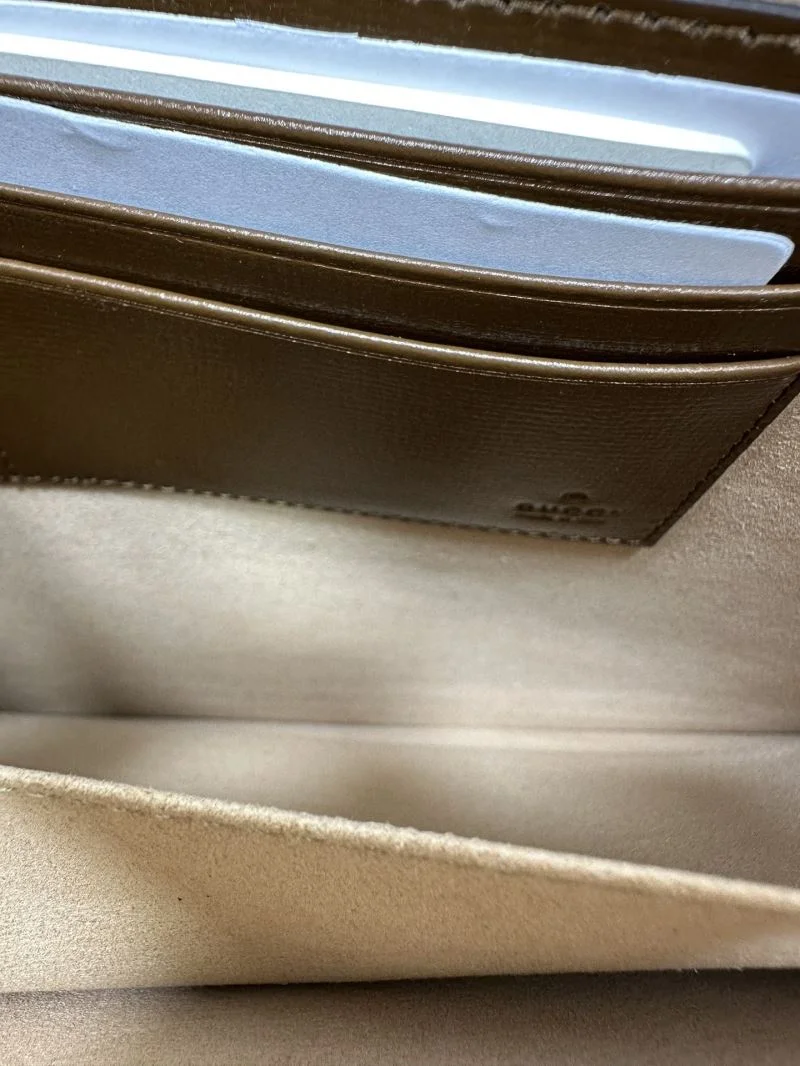 TechFriendly Gucci Clutch Bags 51495