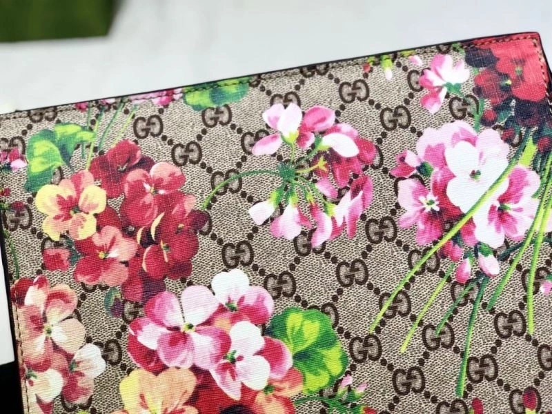 GoAnywhere Gucci Clutch Bags 81460