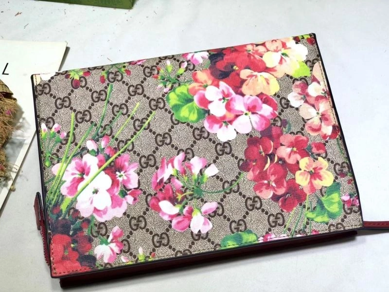 GoAnywhere Gucci Clutch Bags 81460