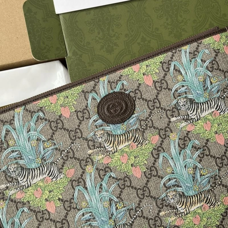 WeatherProof Gucci Clutch Bags 74677