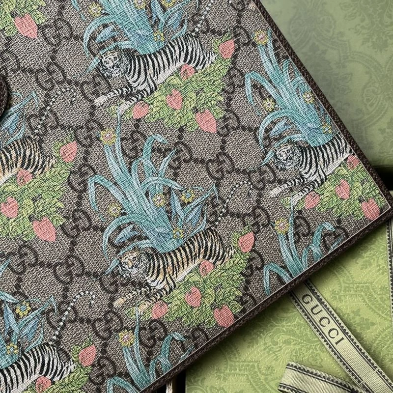 WeatherProof Gucci Clutch Bags 74677