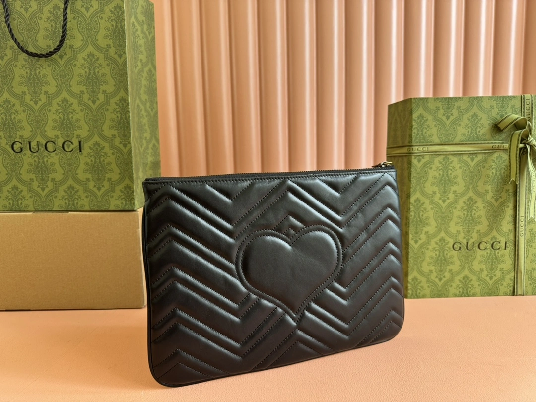 WeatherProof Gucci Clutch Bags 72470