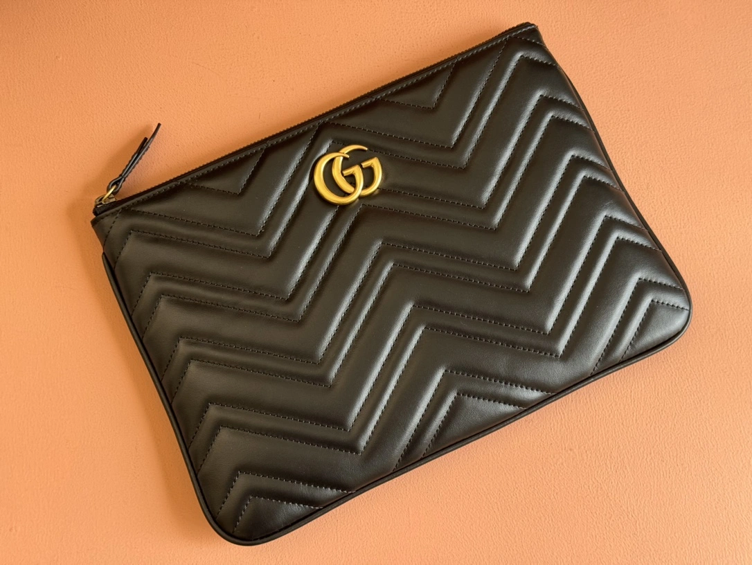 WeatherProof Gucci Clutch Bags 72470