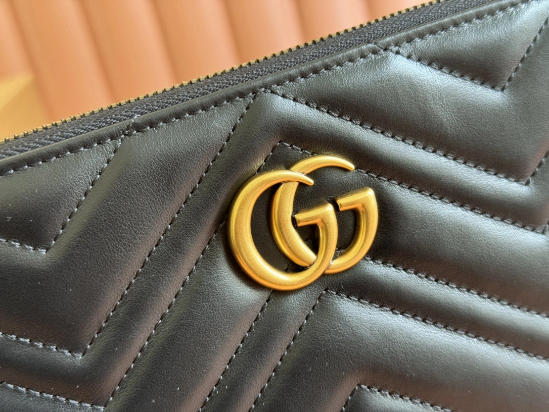 WeatherProof Gucci Clutch Bags 72470