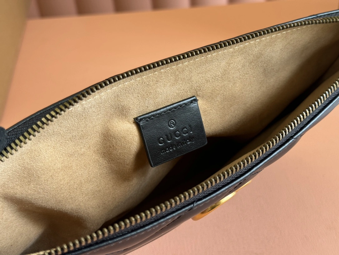 WeatherProof Gucci Clutch Bags 72470